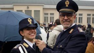 L'eredità in divisa: la storia di Carlo e Jessica, poliziotti di padre in figlia