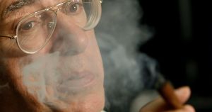 Vita e opere di Umberto Bossi, icona di un nord popolare fatto non solo di ampolle