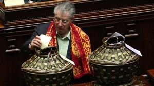 È morto Umberto Bossi, il fondatore della Lega Nord aveva 84 anni