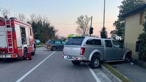 Incidente a Sesto al Reghena, scontro tra due auto sulla regionale 463