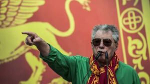 Quello che se ne va con Bossi è un pezzo di mondo destinato a restare