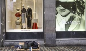 Socialna kapica ali socialne nogavice?