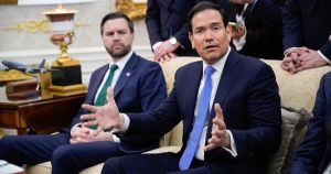 Le missioni di J. D. Vance, che lavora per il 2028 federando i Maga in lite