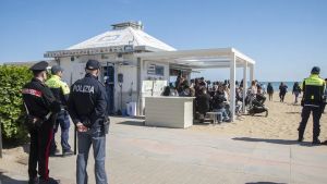 Jesolo, mancano agenti sul litorale: «Servono rinforzi per l’estate»