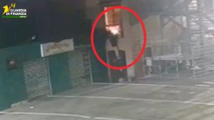 Incendio negli uffici del Giudice di pace di Marano,