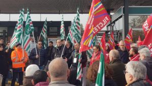 Unilever, confronto avanti a Lodi dopo l’annuncio degli esuberi: spiragli su prepensionamenti e ricollocazioni