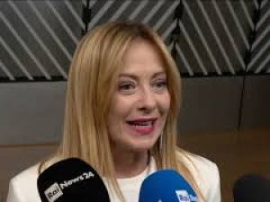 Meloni: Nessuna missione militare per forzare il blocco di Hormuz