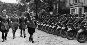 Gli Archivi americani hanno pubblicato i registri degli iscritti al partito nazista. E i tedeschi hanno iniziato a curiosare