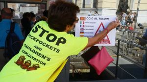 Sfuggita alla cattura a Venezia, borseggiatrice violenta presa a Roma