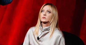 I sassolini di Meloni: le risposte a Barbero e a Gratteri sul referendum