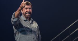 I “Chuck Norris Facts” pare non gli piacessero, ma la sua carriera è stata un successo