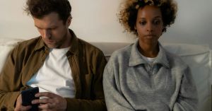 The 6 Ways That Oversensitivity Harms Relationships