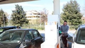 L’altalena del costo dei carburanti: 