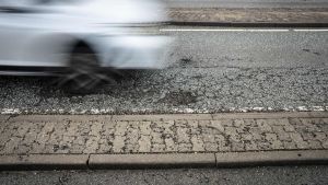 At spare på ve­je­ne kan blive en dyr gen­vej til de pres­se­de bud­get­ter