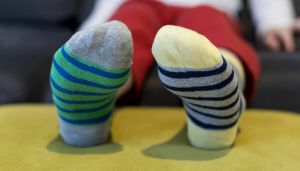 I dag rocker vi sokkene mot ensomhet