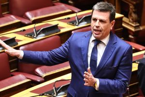 Πύραυλοι, κίνδυνοι και ο καθηγητής υποκριτικής Καιρίδης