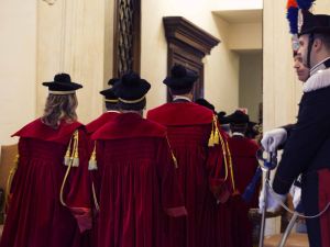 Tutto cambia, tutto si riforma. Tranne le toghe