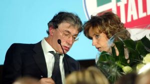Umberto Bossi, l’immancabile sigaro e quel sogno (infranto) alle Regionali Fvg del 2003