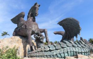 Pegasus ve ejderha heykeli