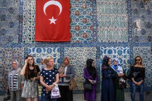 Dünya böyle giderse bir gün hepimiz siyasal Müslüman olacağız