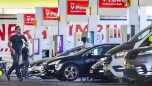 Pijn bij pompstation Haarrijn: ‘Als de benzine 3 euro per liter wordt, schaf ik een elektrische auto aan’