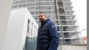 Il rogo della Torre dei Moro e le nove condanne: “Continuiamo a lottare per edifici sicuri: riavremo le case a Natale”