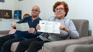 Sesto, ascensori ko nella torre di 12 piani di via Marx: “Per noi vietato pure il referendum”