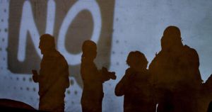 Contarsi tra Sì e No a sinistra, una faccenda con qualche rischio