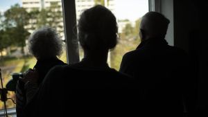 Vi kan ikke betale os fra alting: Her skal du selv være den, der giver en hånd