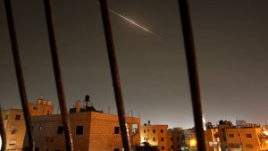 Her şey gerçek değilse hiçbir şey gerçek değildir