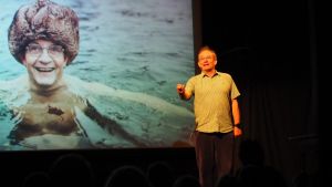 Vom Schlosssee bis zum East River: Wigald Bonings verrückte Bade-Reise