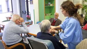 Casteggio, punture agli anziani senza averne l’abilitazione: denunciata operatrice socio-sanitaria