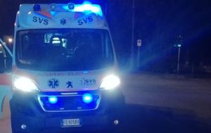 Livorno, trovato completamente ubriaco in mezzo alla strada: salvato