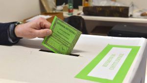 Scrutatori, schede, voto all’estero: quanto cosa il referendum