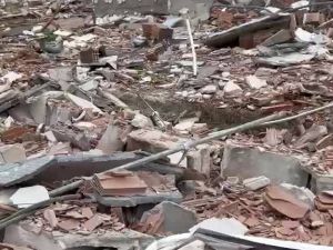 Esplosione a Roma, coinvolte diverse palazzine: le prime immagini