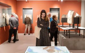 Finding beauty in wartime, museums offer culture to those who can fit in the shelters