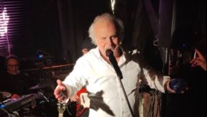 Cortina, Jerry Calà torna al Vip Club 43 anni dopo Vacanze di Natale e intona i successi di Sal Da Vinci