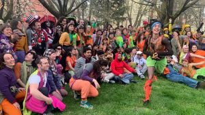 Carnevale sociale all’Arcella, centinaia in corteo in via Aspetti