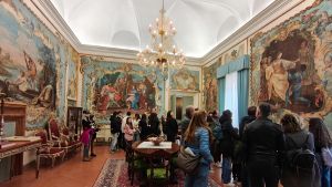 Palazzo Vescovile, gioiello per il Fai. Lunga coda di visitatori a Fano