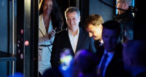 Mrtva trka do kraja: Golob proglasio pobjedu, Janša tvrdi da nisu svi glasovi prebrojani