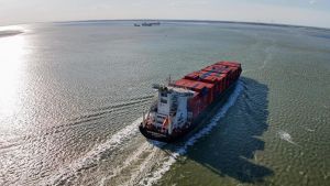 La crisi spinge i carburanti. Si riduce l’effetto accise. Lo spettro del caro-voli