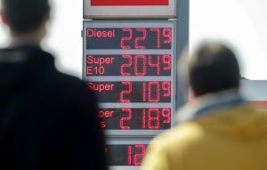 „Am Ende zahlst du immer“: Warum Berliner Pendler trotz hoher Preise weiterfahren