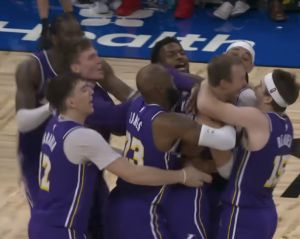 (VIDEO) Luke Kennard Buzzer-Beater: Lakers Guard Drains Clutch 3-Pointer to Stun Magic 105-104