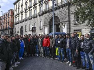 Epatite A, la protesta dei venditori di cozze: ordinanze e false notizie ci stanno rovinando