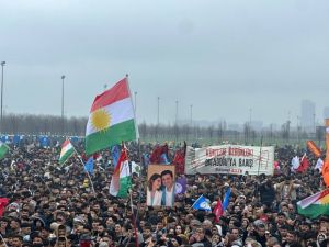Özgür, şenlikli, Türkiyeli ve Kürdi bir Newroz