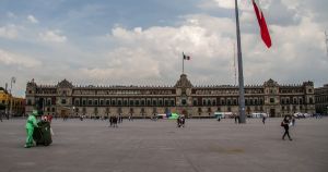 De nuevo revuelo por los balcones de Palacio