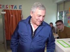 Il Ministro Tajani vota per il referendum sulla giustizia a Fiuggi