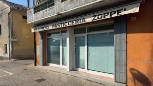 Laipacco rivuole il suo panificio, appello ai proprietari per riaprire a settembre: «Fatelo ripartire»
