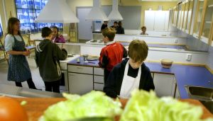 Lærere kan ikke trylle fram praktisk læring uten tid og utstyr