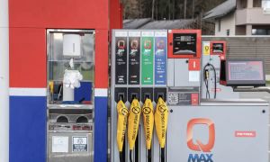 Bencinski servisi občasno ponekod še vedno brez goriva